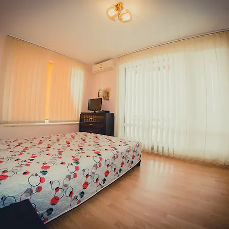 Crown And Imperial Clubs Apartment *